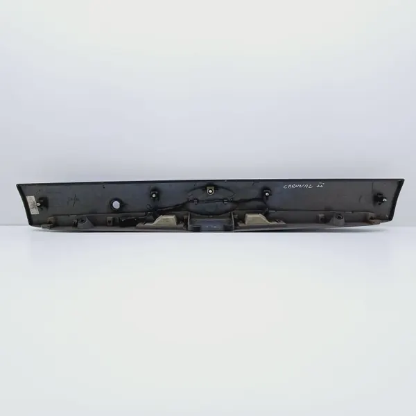 Kia Carnival Tavaratilan Luukun Koriste OEM DRC83598 image 7