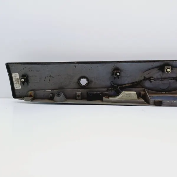 Kia Carnival Tavaratilan Luukun Koriste OEM DRC83598 image 8