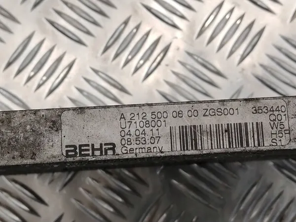 MERCEDES C W204 Oliekoeler A2125000600 image 5