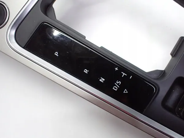 Panel túnel cambios OEM 576856329A SEAT Ateca image 5