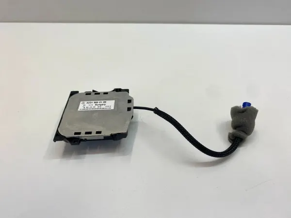Mercedes-Benz Antenneversterker OEM 2319050100 image 4