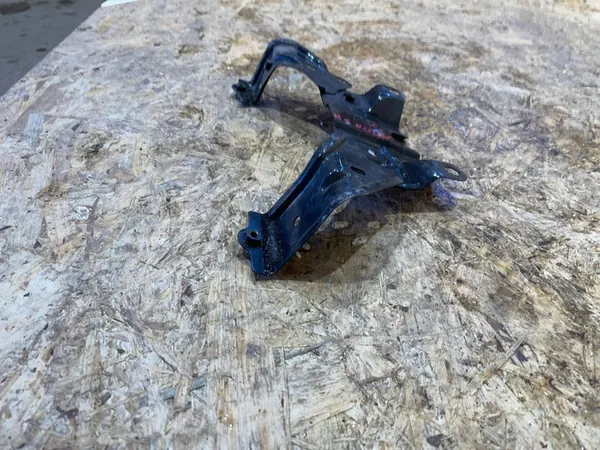 Mazda 3 BP IV 4 19- Stödhållare för Motorhuv image 2