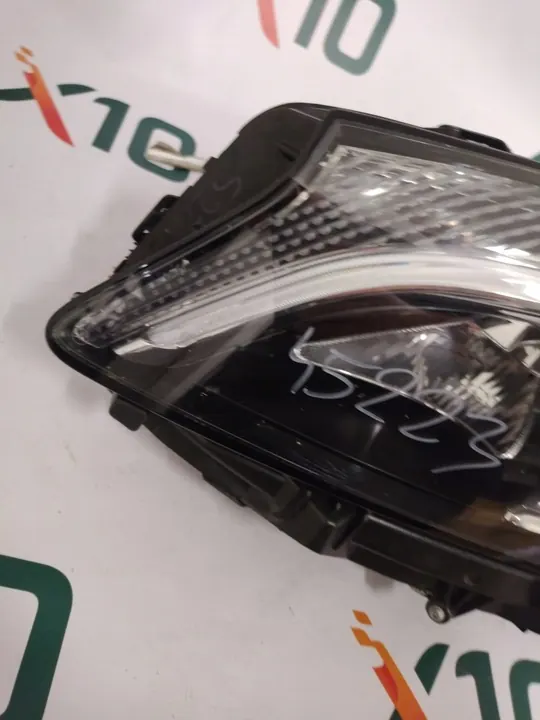 Mercedes-Benz W176 Vasemman LED-ajovalon A1769065900 image 5