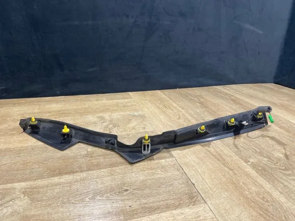 Bagageluckstrim OEM J8A2406A76AE för Range Rover Velar image 3