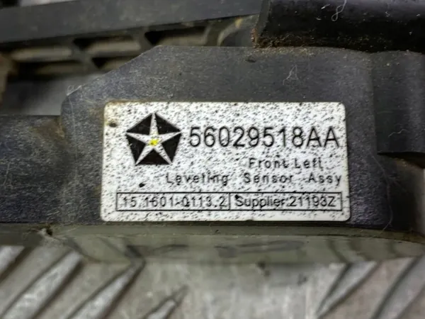 Jeep luchtvering sensor 56029518AA voor image 3
