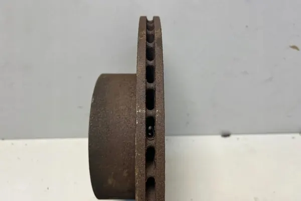 Disco de freio dianteiro esquerdo BMW 1 (F21) 2014 OEM 6792217 image 2