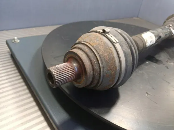 Volkswagen Passat B7 2.0 TSI Höger Främre Halvaxel 3C0407272BD image 3