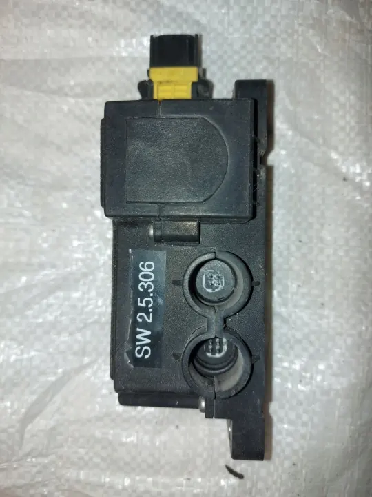 MAN TGX E6 AdBlue-tanksensormodule OEM 16547215 image 3