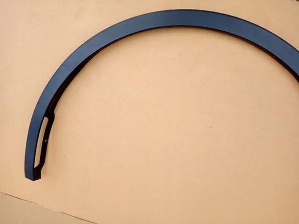 Tesla Y Moldura de Guardabarros Izquierda Delantera image 2