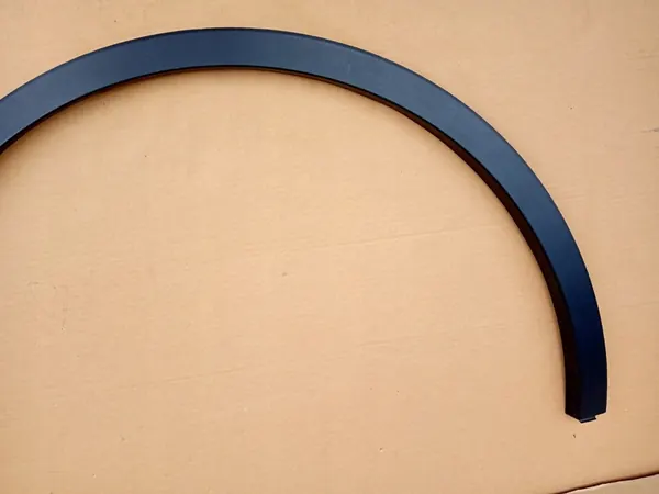 Tesla Y Moldura de Guardabarros Izquierda Delantera image 3