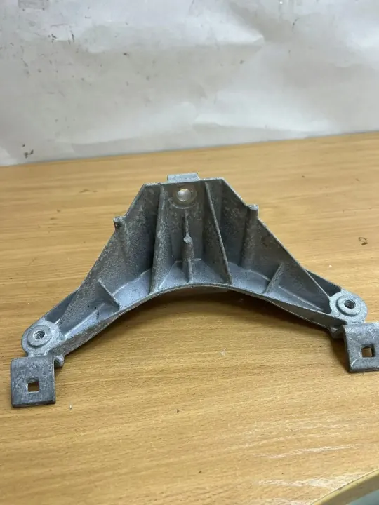 BMW X5 E70 Vaihteiston tuki OEM D5399 - Käytetty image 3