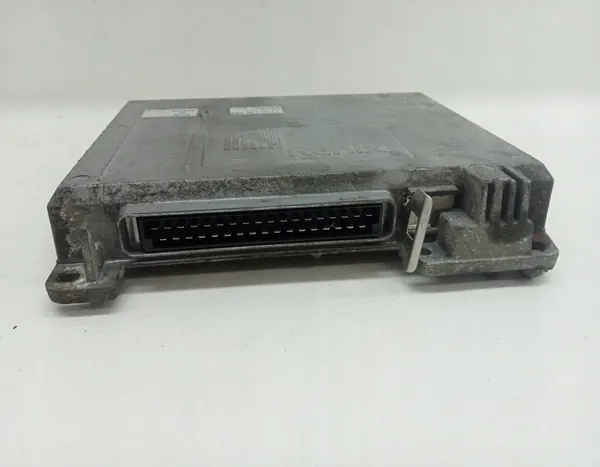Unité de contrôle moteur Renault 25 7700736394 image 3