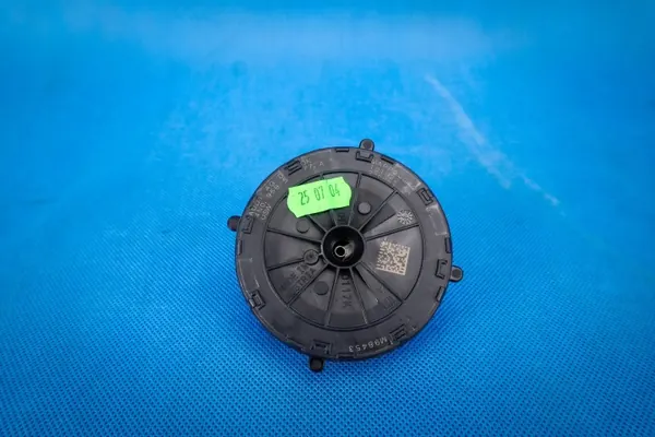 Motor ajuste espejo OEM 4N0959577A Audi A6/A7/A8 image 2