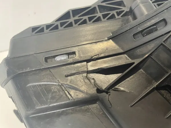 Gebrauchter Audi OE Luftfilter OEM Filtr powietrza Audi A4 B9 image 4