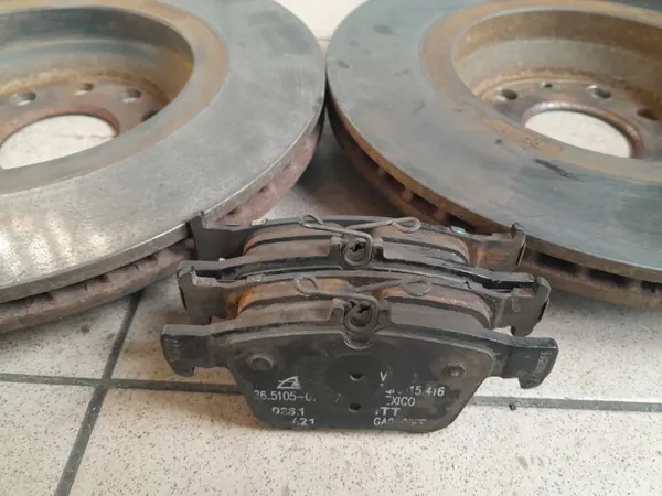 Jeu de disques et plaquettes arrière OEM 3QF615601A image 5