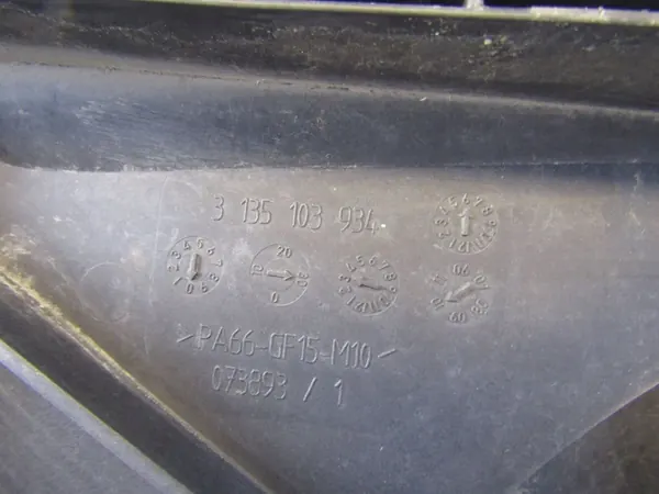 Mercedes C W204 jäähdyttimen tuuletin A2045000193 image 10