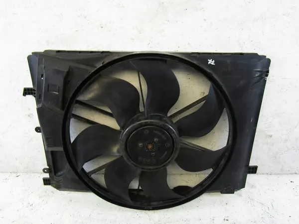 Mercedes C W204 jäähdyttimen tuuletin A2045000193 image 5