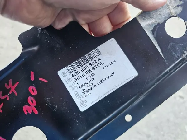Panneau de renfort avant droit Audi OEM 4G0805362A image 6