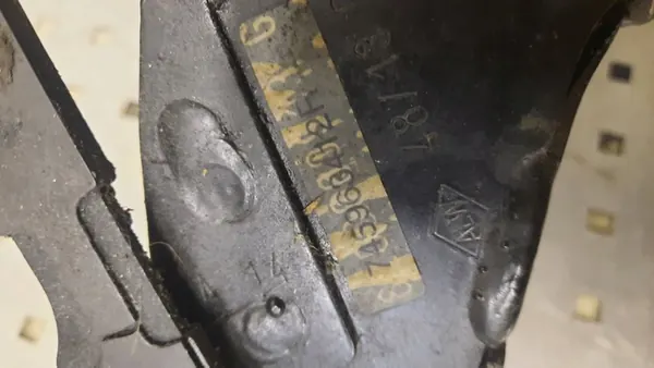 Nedre gångjärn sidodörr Renault Master III OEM 745963412R image 3