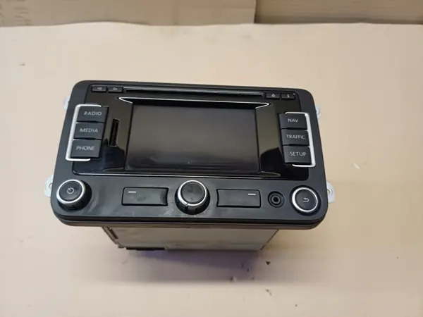 VW Passat B7 Navigatieradio OEM 3C0035279 image 5