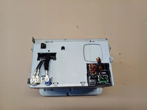 VW Passat B7 Navigatieradio OEM 3C0035279 image 6