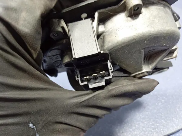 Opel Zafira B Heckwischermotor image 6