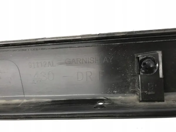 Subaru OE 91112AL Moldura de Puerta - Usado image 10