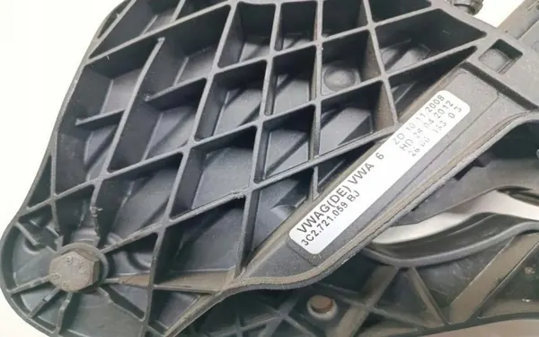 Pédale d'embrayage OEM 3C2721059BJ pour VW Passat CC image 3