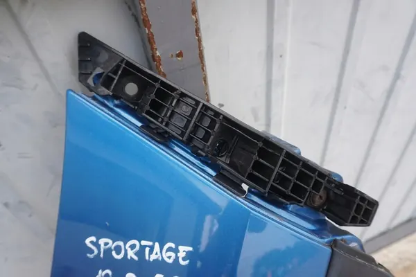 Höger Skärm KIA SPORTAGE III 663213W000 Färg 5B 2012 image 3