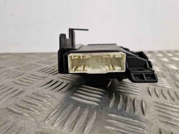 Mercedes-Benz sytytysmoduuli OEM A1679007012 image 3