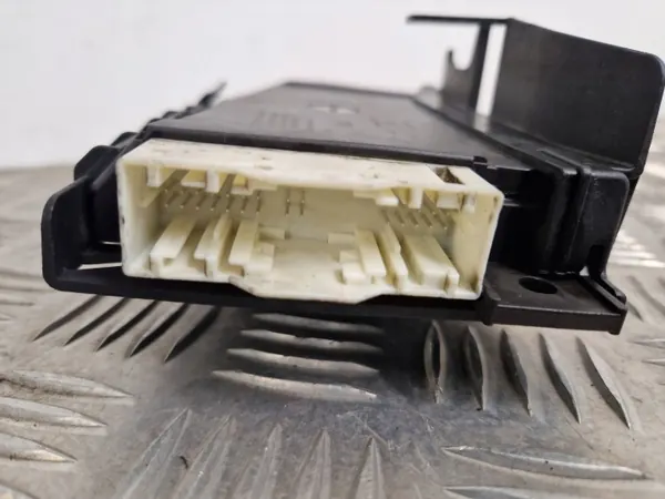 Mercedes-Benz sytytysmoduuli OEM A1679007012 image 4