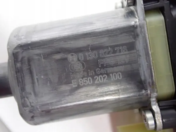 Régulateur de vitre avant droit OEM 5Q0959802B Skoda image 4