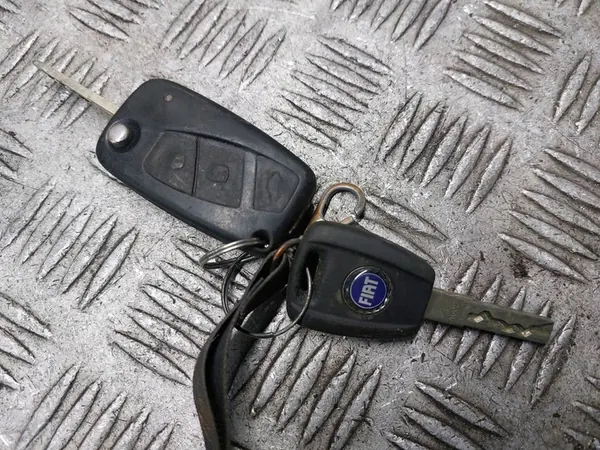 Kit de démarrage Fiat Idea I Lift 1.4 8V OEM 51784960 image 4