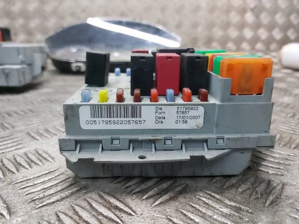 Kit de démarrage Fiat Idea I Lift 1.4 8V OEM 51784960 image 8