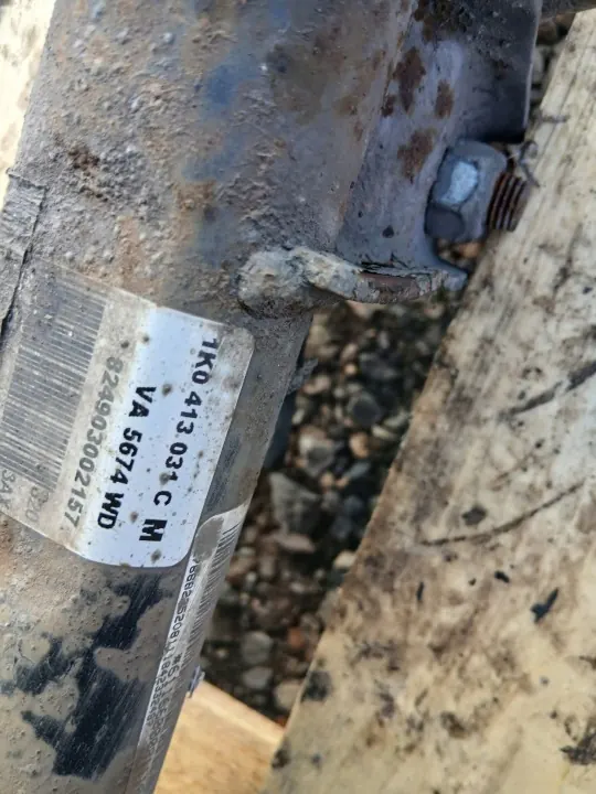 Rechter Vorderer Stoßdämpfer OEM 1K0413031C image 3