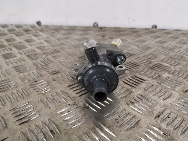 Toyota C-HR extra vattenpump OEM FBZ3299 image 3