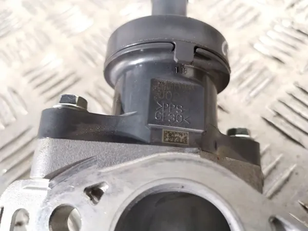 Toyota C-HR extra vattenpump OEM FBZ3299 image 4