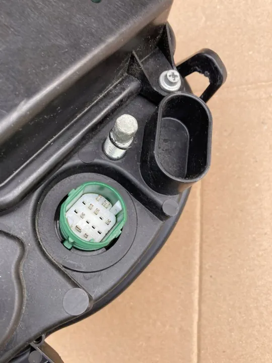 FIAT 500 Farol Xenon Direito OEM 51844936 image 10