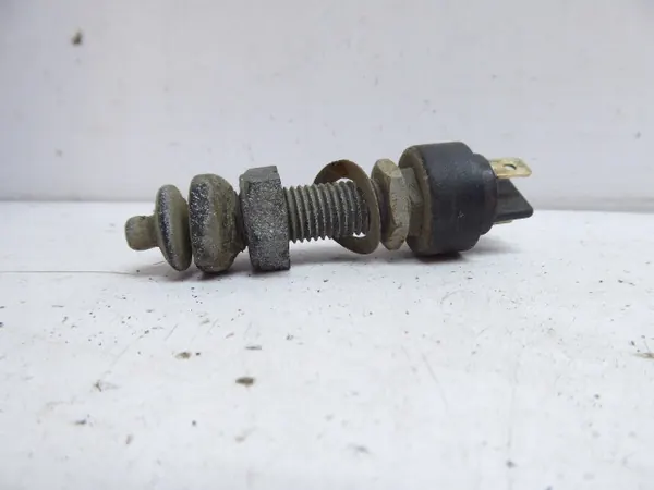 Mercedes-Benz Bromsljusbrytare A0005456909 image 3