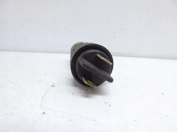 Mercedes-Benz Bromsljusbrytare A0005456909 image 5