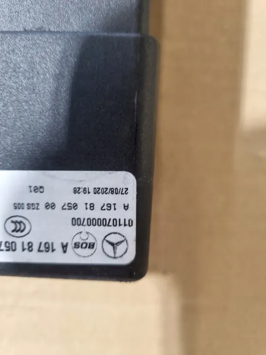 Mercedes GLE II Matkatavaraverkko OEM A1678105700 image 3