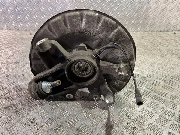 Mercedes-Benz GLE AMG Hinterradnabe OEM UTO44113 image 3