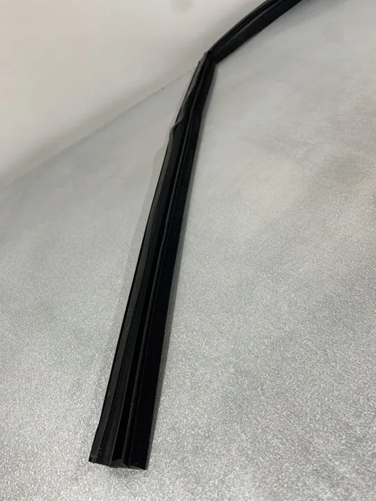 Joint de vitre avant FBZ18722 pour Jaguar F-Pace 2019 image 6