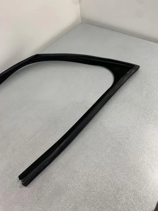 Joint de vitre avant FBZ18722 pour Jaguar F-Pace 2019 image 8