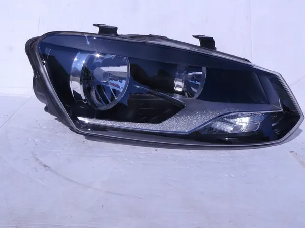 Farol Dianteiro Direito VW Polo V image 3