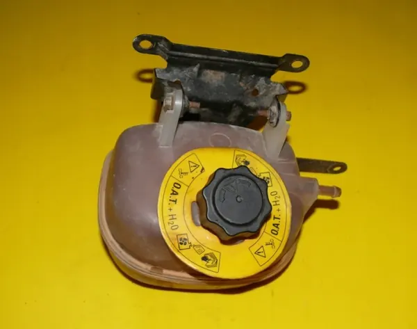 Réservoir d'expansion OEM DAK-100-Z26 pour Rover image 2