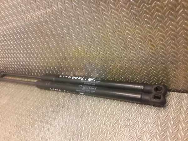 Mercedes-Benz A W169 Vänster Baklucka Dämpare OEM image 3