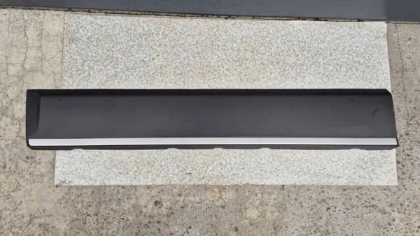 OEM 31276152 Onderste deurlijst links voor Volvo XC70 image 2