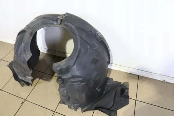 Mercedes W212 Etu oikea lokasuoja OEM 2126906930 image 3