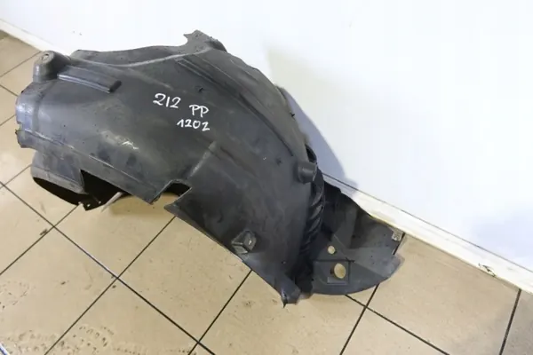 Mercedes W212 Etu oikea lokasuoja OEM 2126906930 image 8